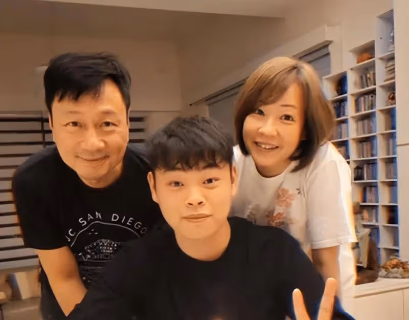 「豬八戒」黎耀祥在中山定居！不戴口罩與妻子逛超市，買菜無人識