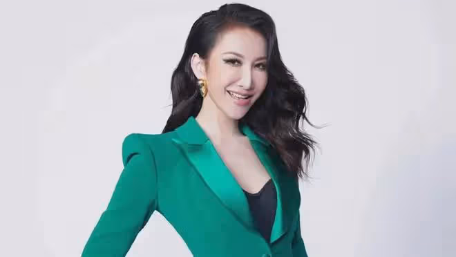 李玟自曝婚變後住院原因:這些年都靠右腿支撐全身