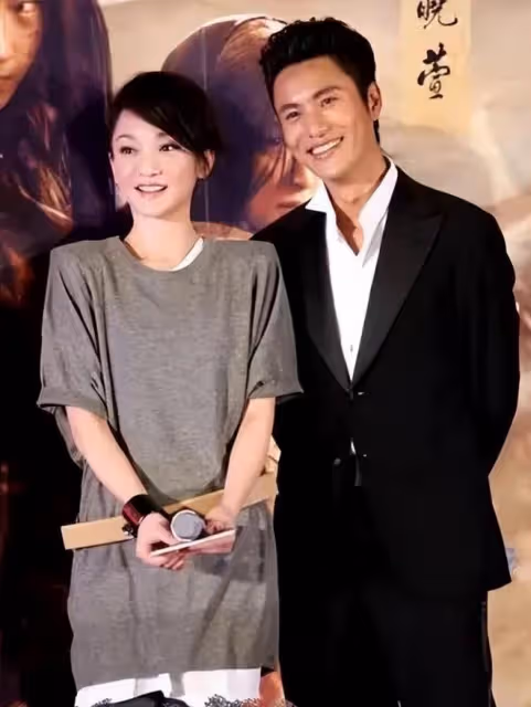 周迅陳坤被曝西藏領證？傳周迅小腹凸起好事將近，男友卓越去哪了
