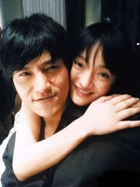 周迅陳坤被曝西藏領證？傳周迅小腹凸起好事將近，男友卓越去哪了