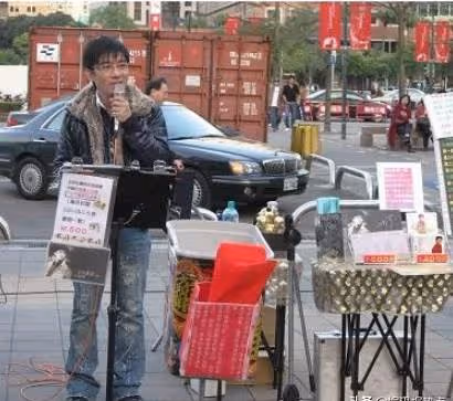 惋惜!曾是台灣人氣歌手「淪落到街頭賣唱」 出租屋內上吊身亡「一週後才被發現」年僅58歲