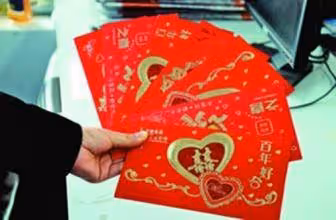 老闆喜得雙胞胎!辦滿月宴強制「要求員工隨禮6000」宴會結束,員工們卻「感動得說不出話」