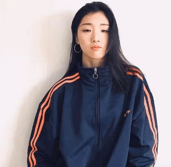 yamy強顏歡笑,被賴美雲拉去玩自拍,火箭少女隊長卻眼睛紅腫