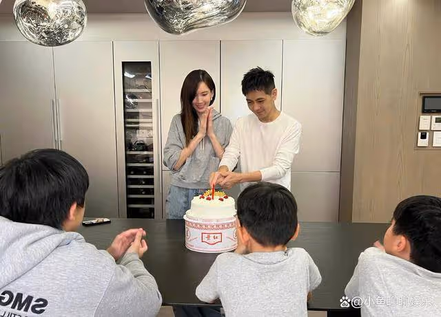 陳若儀曬與王心凌合照慶祝她出道20周年,兩位40+美女同框超養眼