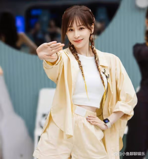 陳若儀曬與王心凌合照慶祝她出道20周年,兩位40+美女同框超養眼