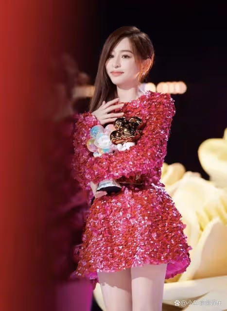 陳若儀曬與王心凌合照慶祝她出道20周年,兩位40+美女同框超養眼