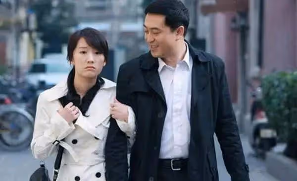 張嘉譯大學時和女同學演夫妻,結果老師說:你吃不了這碗飯