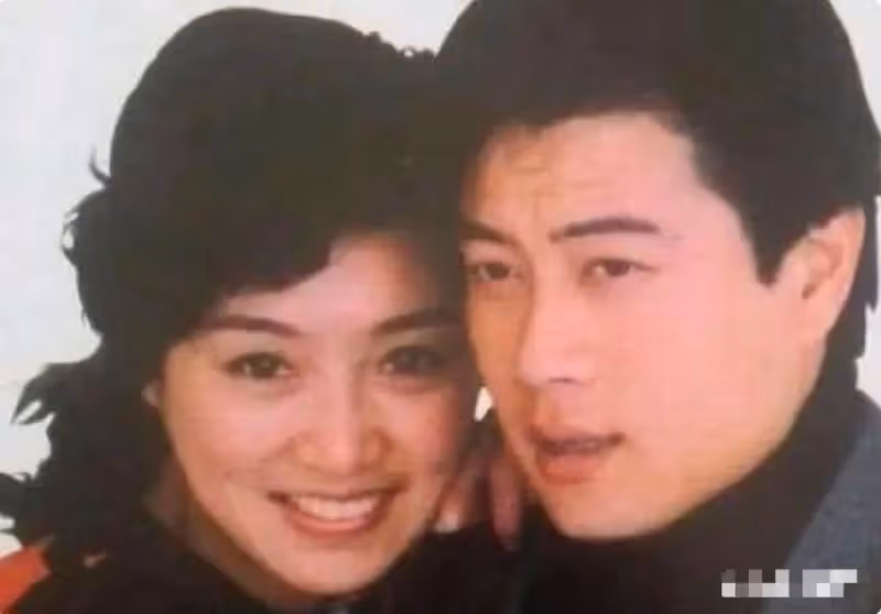 巫剛:結束與趙英15年婚姻,陪伴知己陳瑾21年,62歲仍單身