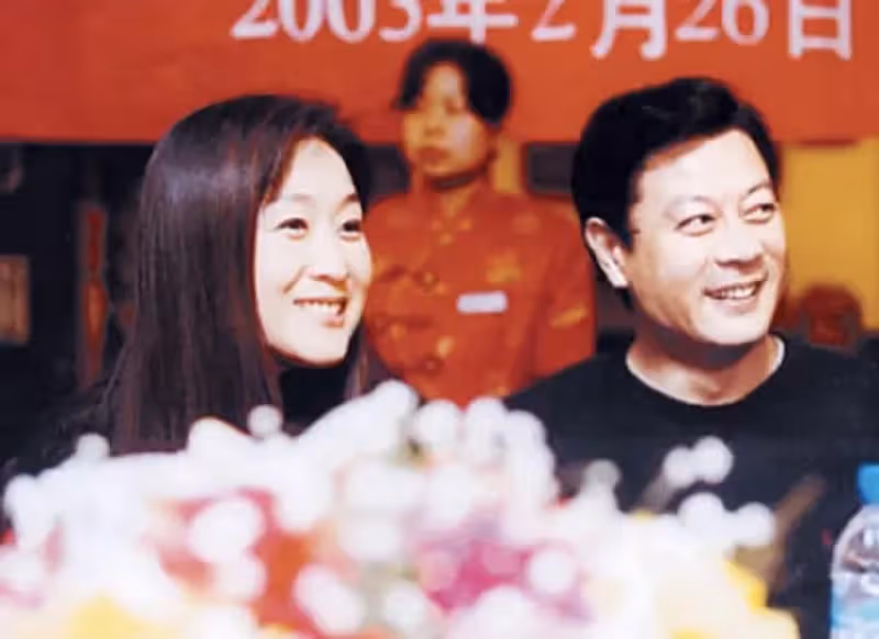 巫剛:結束與趙英15年婚姻,陪伴知己陳瑾21年,62歲仍單身