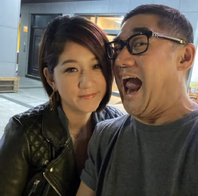56歲吳大維婚後近照曝光,臉蛋圓潤略顯發福,為陪伴兩歲女兒減產