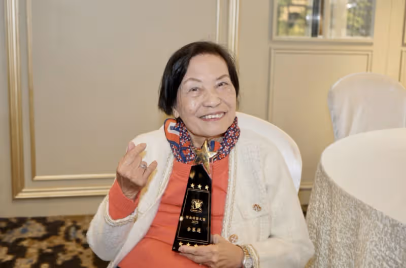 黎姿92歲姑媽黎宣罕露臉,坐輪椅出鏡精神飽滿,年事已高口齒不清