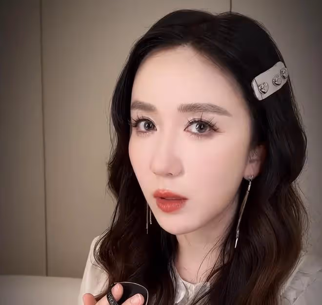 從整容臉崩,卻又奇蹟般恢復?從婁藝瀟到李金銘,都變得聰明了