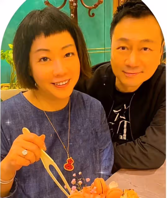 黎耀祥為二婚妻子慶生,愛妻戴金表鑽戒顯貴氣,25歲兒子太像爸