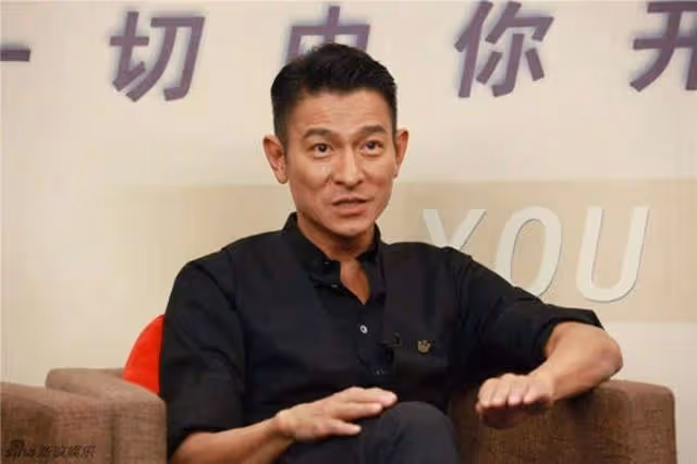 別再喊「歌王」了,劉德華自己也說:我接受批評,但我改不了!