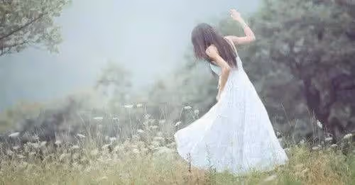 我癱瘓在床後,老婆八年如一日的照顧我,剛能走路,我就把她送進了監獄