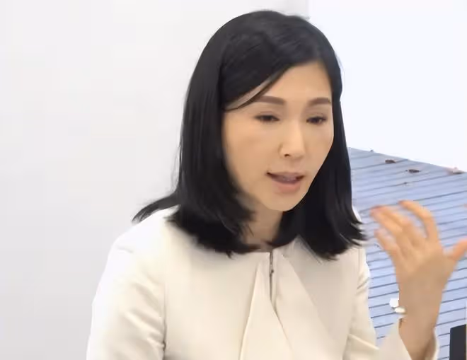 「苦情戲女王」張玉嬿近況，56歲氣質好，至今未婚與老母相依作伴
