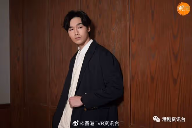 拍摔跤戲雙膝落地無知覺!TVB新晉小生被網民封「眼影哥」