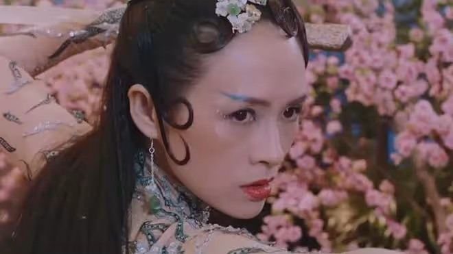 佘詩曼版《青蛇》結局太意外!白素貞殺許仙救小青,姐妹情怪怪的