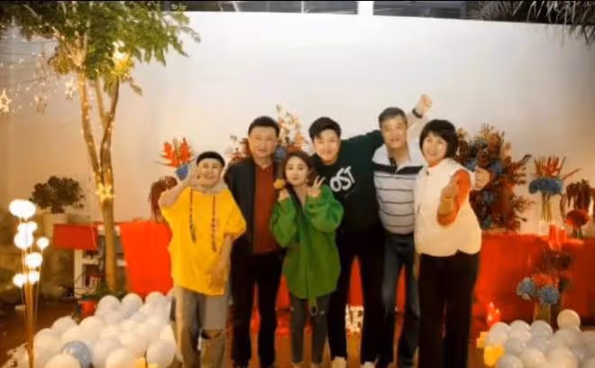 央視主持王寧金龜子真實夫妻現狀曝光!23歲女兒結束十年愛情長跑