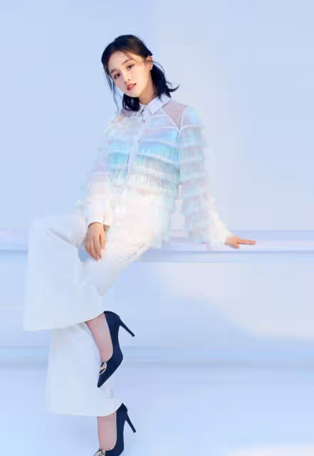 甜美少女的嫣然一笑，說的應該就是安悅溪了吧！萌系可愛充滿活潑