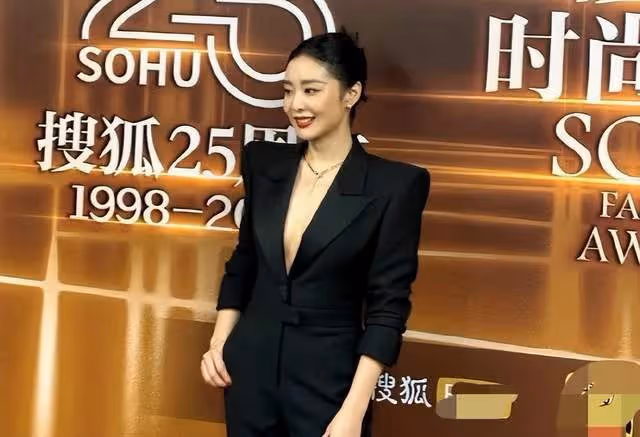 倪妮評價高葉,表示不再和陳書婷同台,情商高到高葉都笑翻了