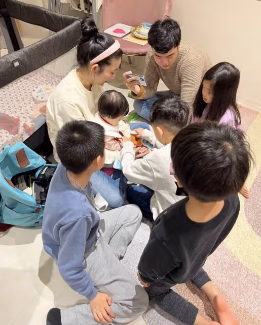 林志穎同父異母弟弟罕見現身，為1歲女兒辦周歲宴，顏值不如小志