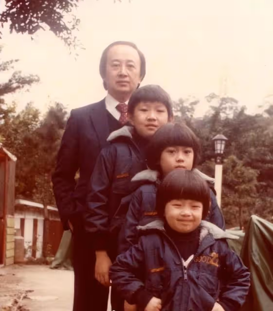 林志穎同父異母弟弟罕見現身,為1歲女兒辦周歲宴,顏值不如小志