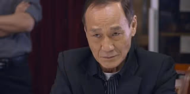 好精神!78歲資深港星與好友飯聚豪飲白酒,曾患肺癌中風今已康復