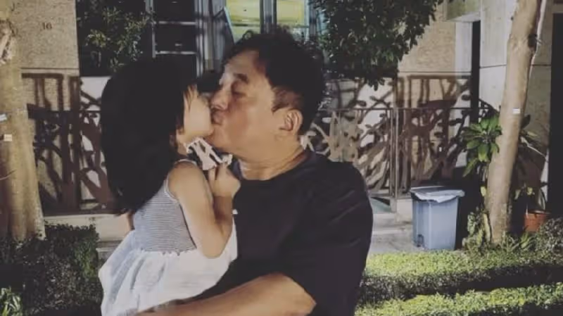 呂方受訪自稱是女兒控，每日為孩子洗澡喂奶，自豪兩歲女兒像自己