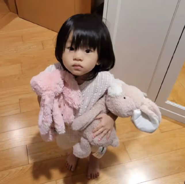 呂方受訪自稱是女兒控,每日為孩子洗澡喂奶,自豪兩歲女兒像自己