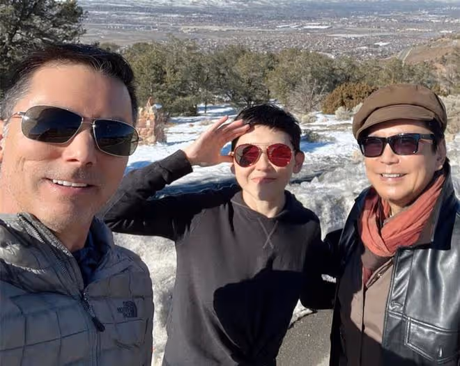 58歲影后美國滑雪出意外!緊急送醫做手術駁骨,躺病床上一臉虛弱