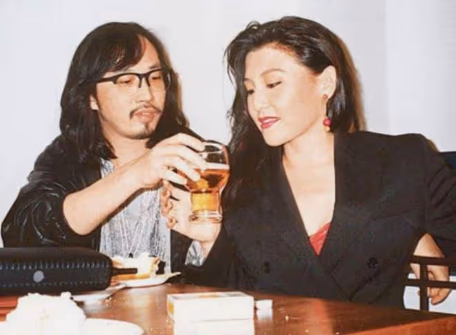58歲影后美國滑雪出意外!緊急送醫做手術駁骨,躺病床上一臉虛弱