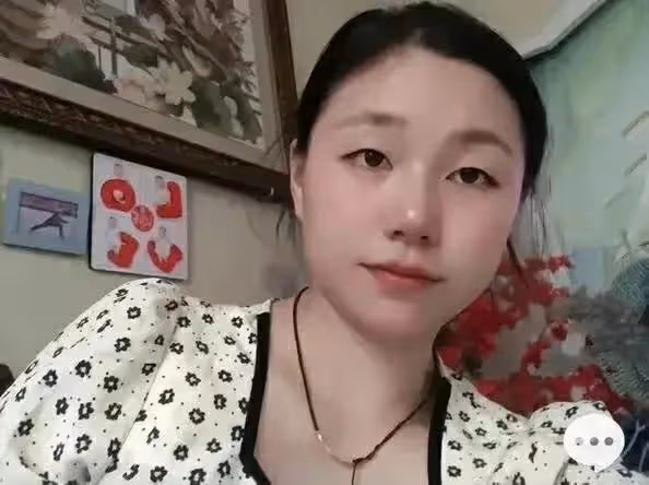 氣憤!兒媳被砍8刀,死亡6天後,婆婆現身稱:她不知道躲,怪誰?