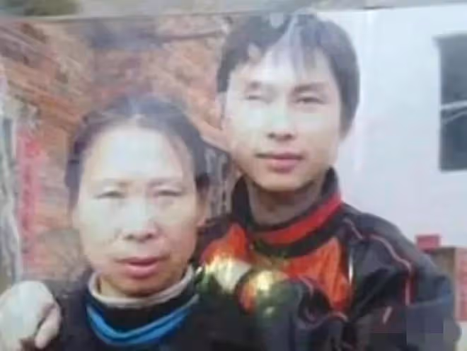 氣憤!兒媳被砍8刀,死亡6天後,婆婆現身稱:她不知道躲,怪誰?