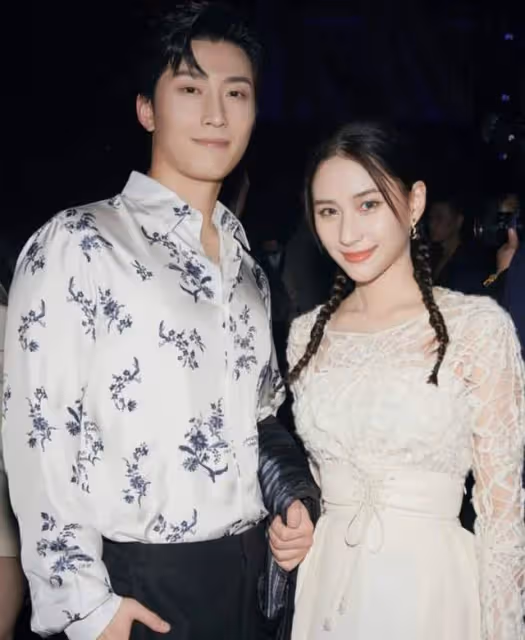 恭喜!曝竇驍求婚成功,4月將與賭王千金何超蓮斥千萬巨資辦婚禮