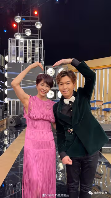 TVB38歲主播婚紗相曝光!未婚妻長發造型超級美