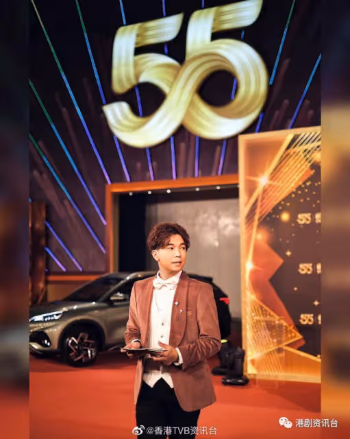 TVB38歲主播婚紗相曝光!未婚妻長發造型超級美