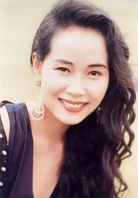 結婚35年無子,容忍丈夫8次出軌,葉童的豪門生活真的幸福嗎?