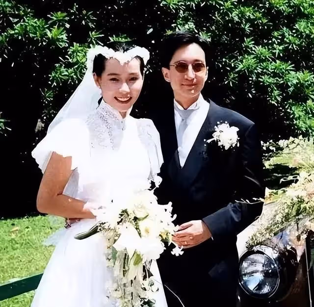 結婚35年無子,容忍丈夫8次出軌,葉童的豪門生活真的幸福嗎?