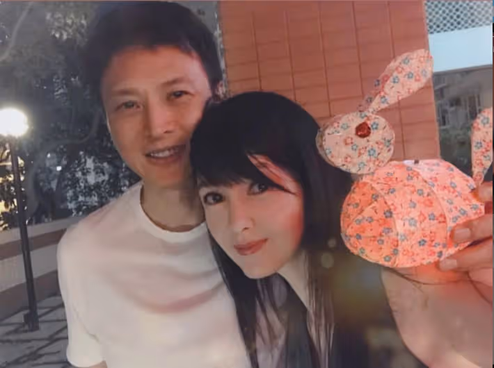 結婚35年無子,容忍丈夫8次出軌,葉童的豪門生活真的幸福嗎?