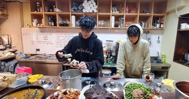 曹格14歲兒子變化大!燙卷髮長鬍茬顯成熟,高顏值疑獲贊助將出道