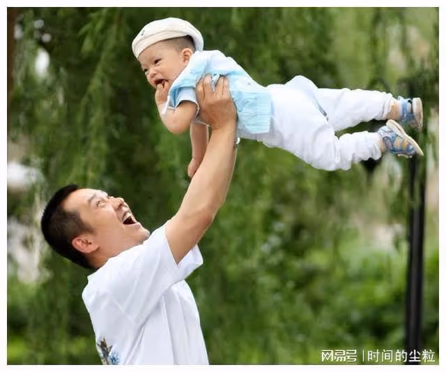 任帥:劇團打雜8年,42歲靠老丁一角走紅,現實妻子是翻版德華