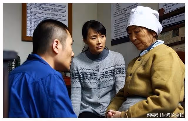 任帥:劇團打雜8年,42歲靠老丁一角走紅,現實妻子是翻版德華