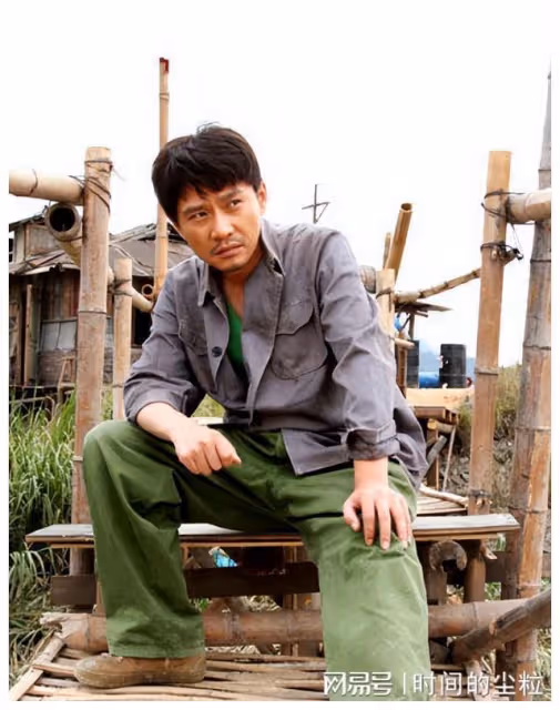 任帥:劇團打雜8年,42歲靠老丁一角走紅,現實妻子是翻版德華