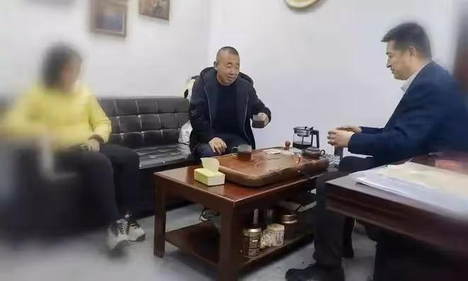 唐山燒烤店打人案後續:白衣女子首現身,患重度抑鬱症正服藥治療