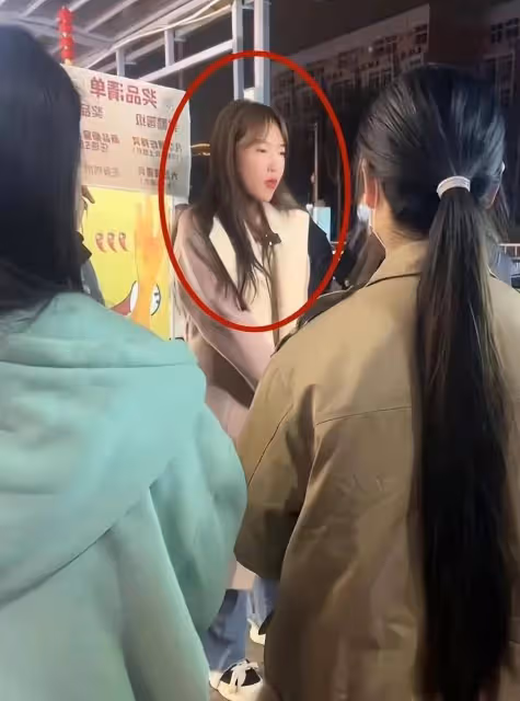 浪胃仙近照曝光：男扮女裝像美女徹底跑偏，越吃越瘦身上無男人味