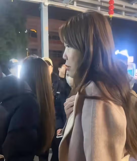 浪胃仙近照曝光：男扮女裝像美女徹底跑偏，越吃越瘦身上無男人味