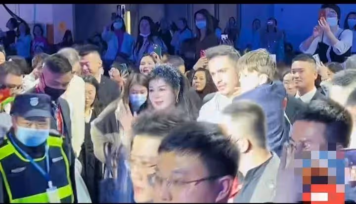 虞美人線下見面會真實顏值曝光自砸招牌，每年數千萬保養毫無效果