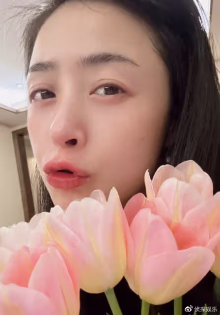 40歲蔣欣久違曬近照,瘦身成功後愈發養眼,素顏懟臉拍少女感超足