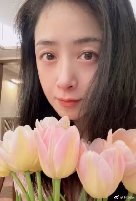 40歲蔣欣久違曬近照,瘦身成功後愈發養眼,素顏懟臉拍少女感超足